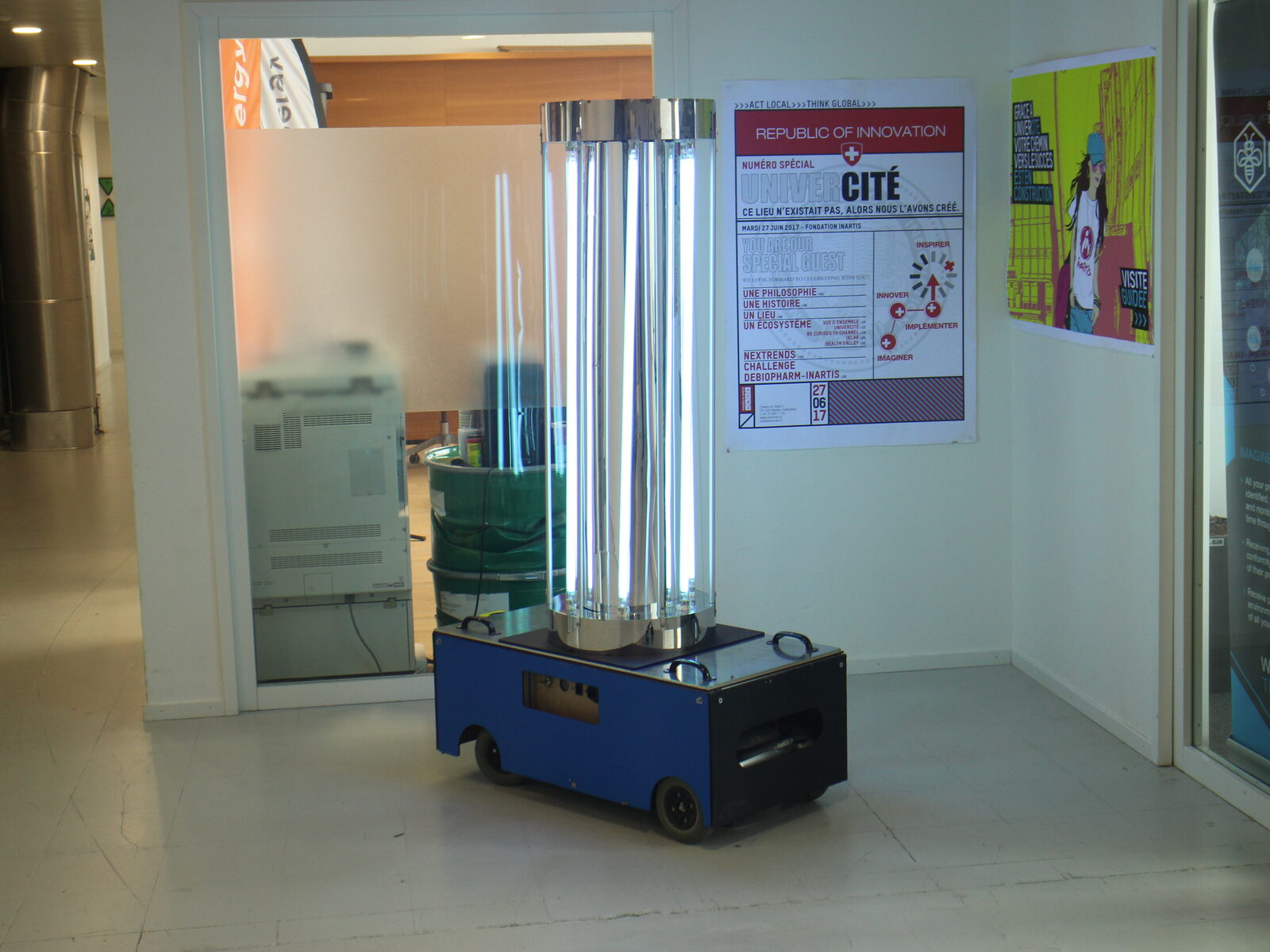 Robot esterilizador UV